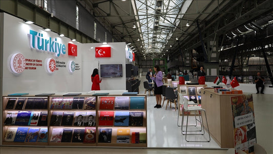 Macaristan'da AA'nın yayınlarının da sergilendiği kitap fuarı açıldı